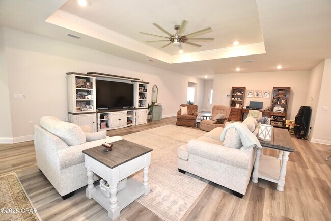 Building Photo - 4858 Sweetspire Dr