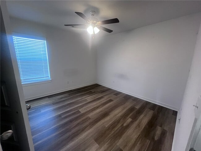 Building Photo - 2802 N Teresa Dr