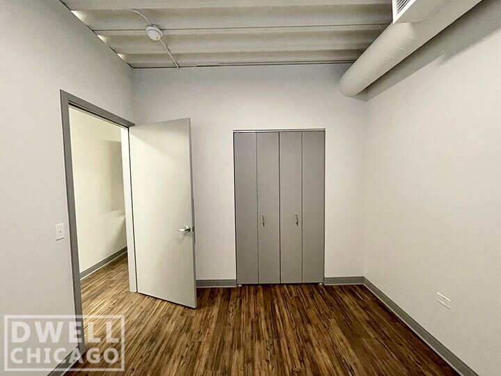 Building Photo - 951 W Dakin St