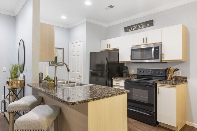 Building Photo - Condo in The Pinnacles of Holiday Hills Re...