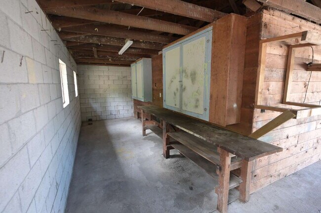 Building Photo - 2 bed 1 bath home with great view of Sequi...