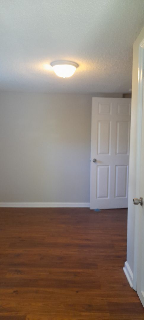 Building Photo - Coming in March - 3 bedroom 1 bath home lo...