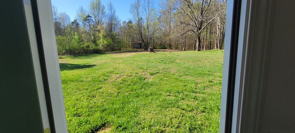 Building Photo - 335 Co Rd 262