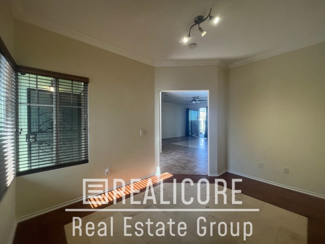 Building Photo - 11824 Greenbluff Way
