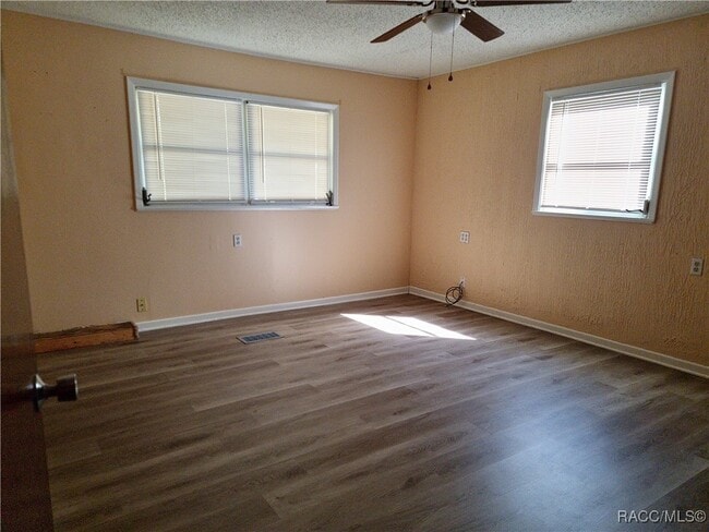 Building Photo - 6315 N Shorewood Dr