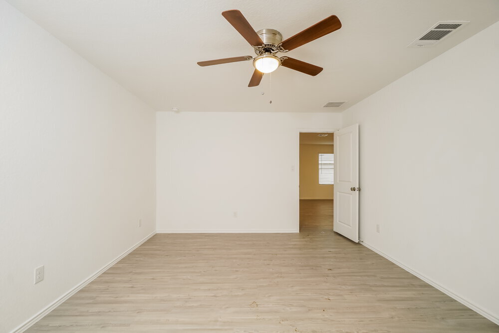 Building Photo - 13910 Reservoir Dr