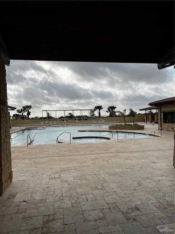 Building Photo - 19 Chalk Rdg Dr