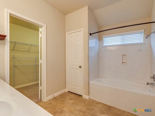 Building Photo - 216 Teron Dr