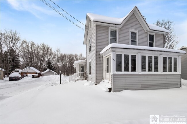 Building Photo - 101 Valley St