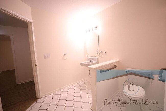 Building Photo - First month move in special $900!! Beautiful 3-bed, 2 bath condo with fireplace, 2-car garage - i...