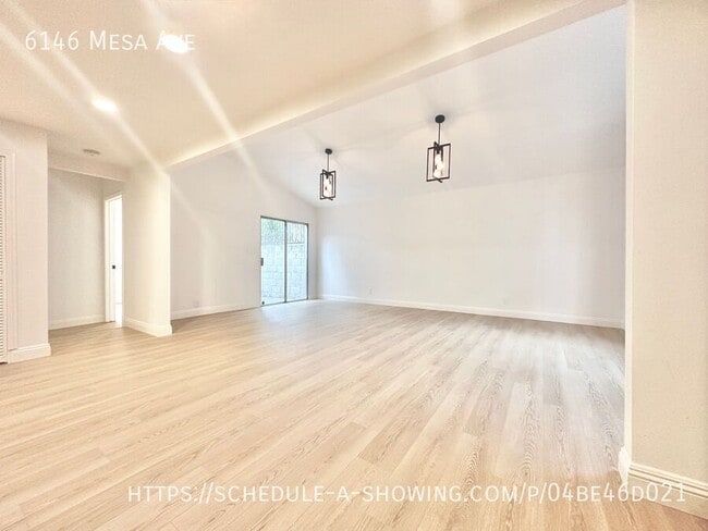 Building Photo - 6146 Mesa Ave