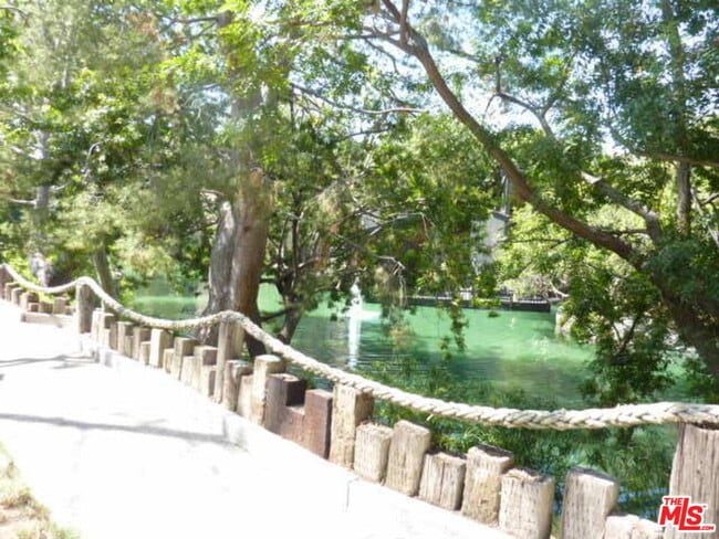 Building Photo - 3305 Raintree Cir