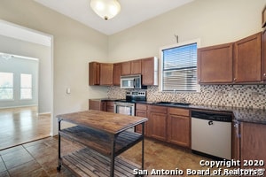 Building Photo - 321 Grove Ave