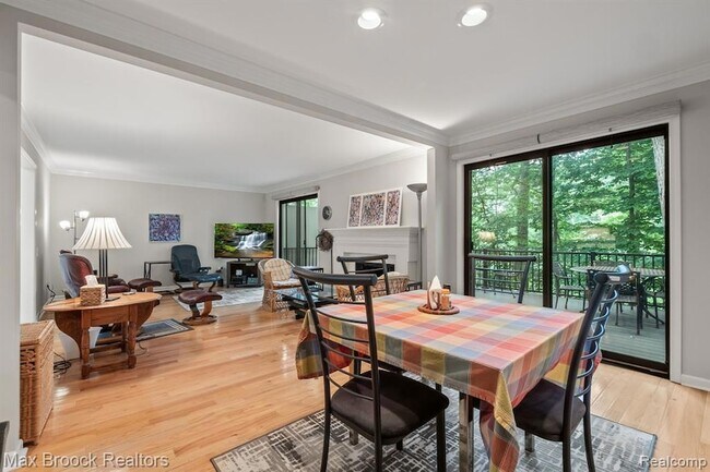 Building Photo - 1109 Ivyglen Cir