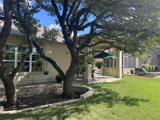 Building Photo - 200 Farm Hill Dr