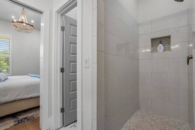 Building Photo - 1472 Georgia Pl