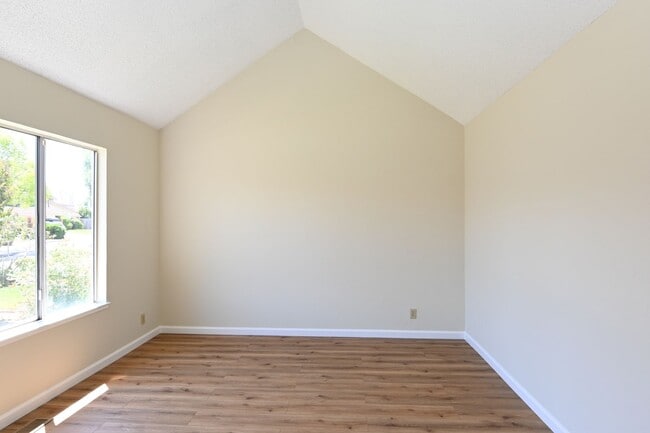 Building Photo - 1181 Casa Marcia Pl
