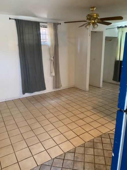 Building Photo - 951.5 W 59th Dr