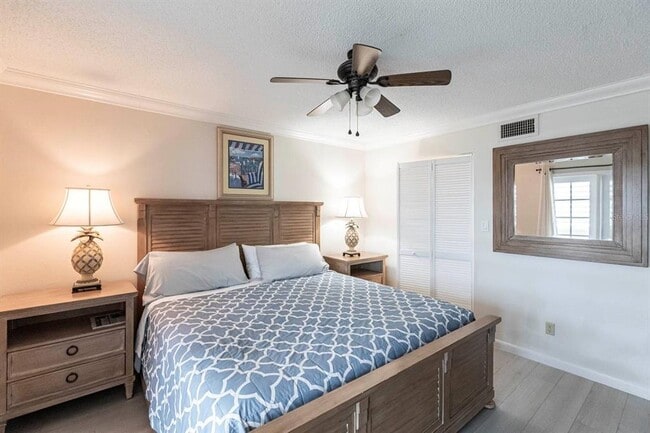 Building Photo - 1125 W Peppertree Dr