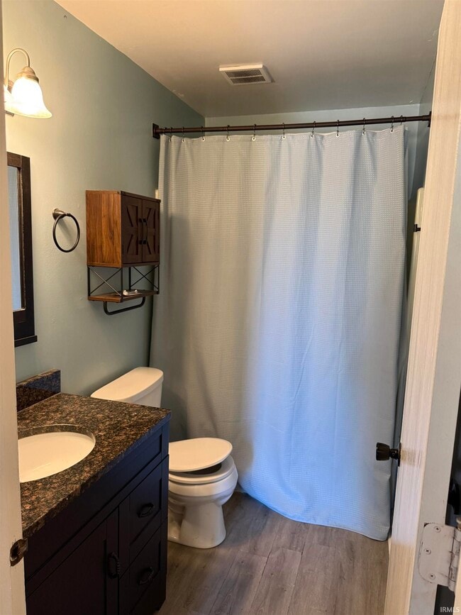 Building Photo - 3333 Kendale Dr
