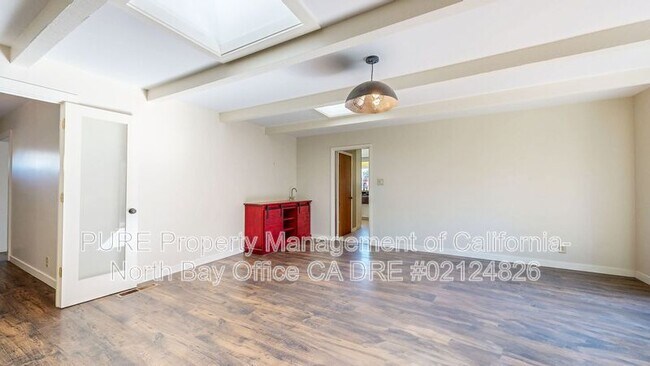 Building Photo - 1827 Creekside Rd