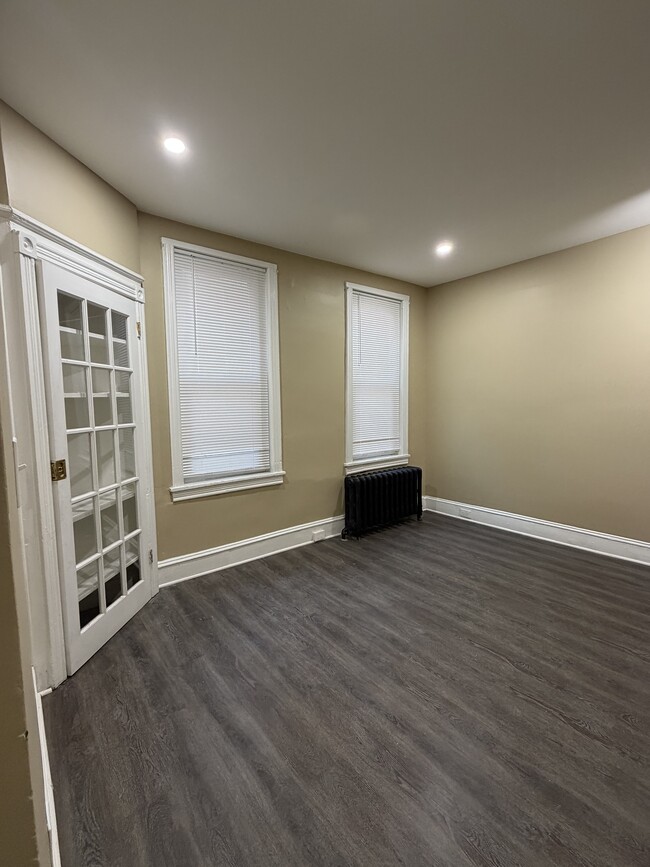 Building Photo - 1815 W 2nd St