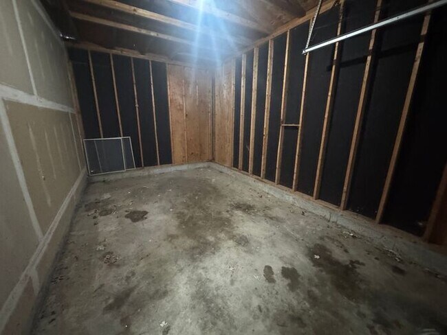 Building Photo - Renovated 3-bedroom, 1-bathroom home