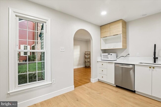 Building Photo - 15465 Golf Club Dr