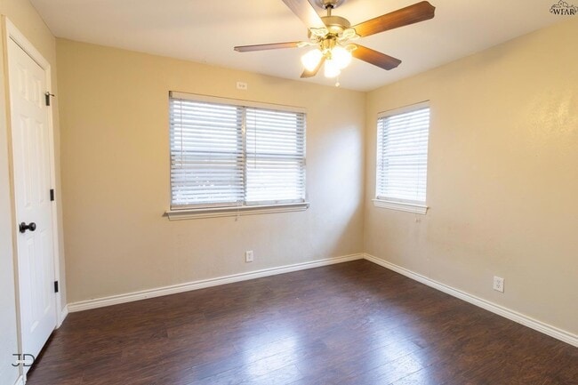 Building Photo - 4646 Sierra Madre Dr