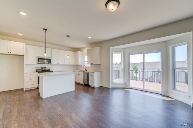 Building Photo - 2025 Maryland Oaks Cir