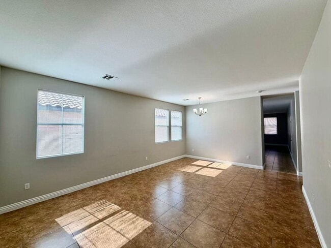 Building Photo - Beautiful single one-story home
