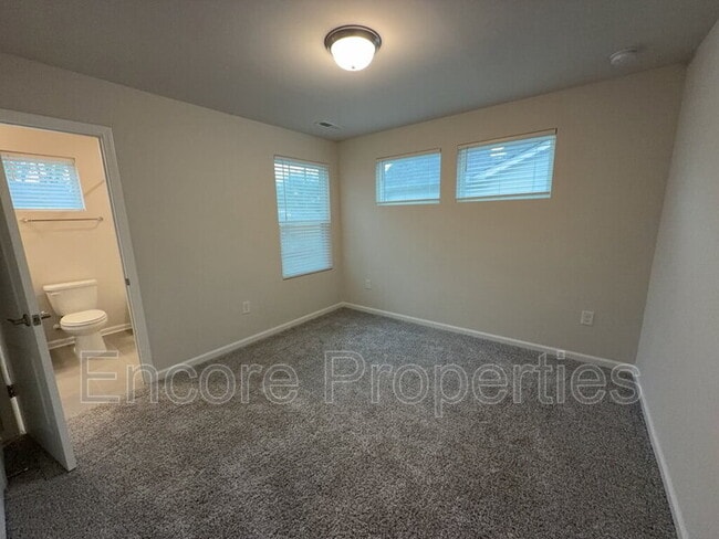 Building Photo - 304 Joneshaven Dr