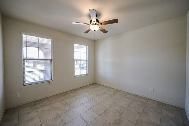 Building Photo - 4 Bedroom + Den in Foothills at Northpointe