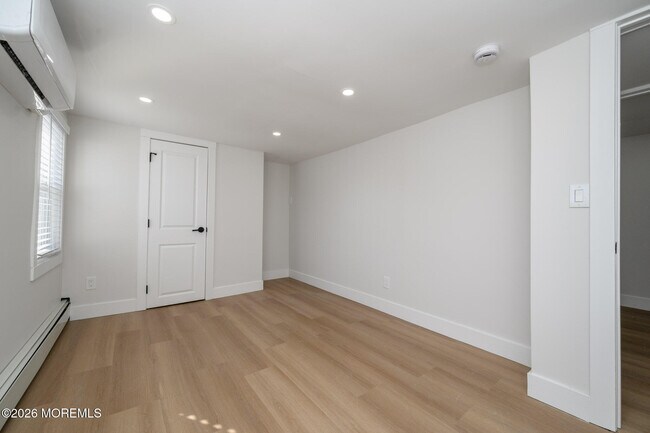 Building Photo - 8 Orchard St