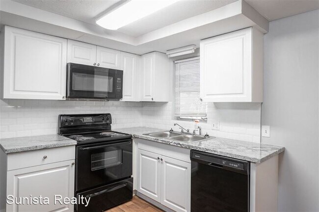 Building Photo - 4520 Blanche St