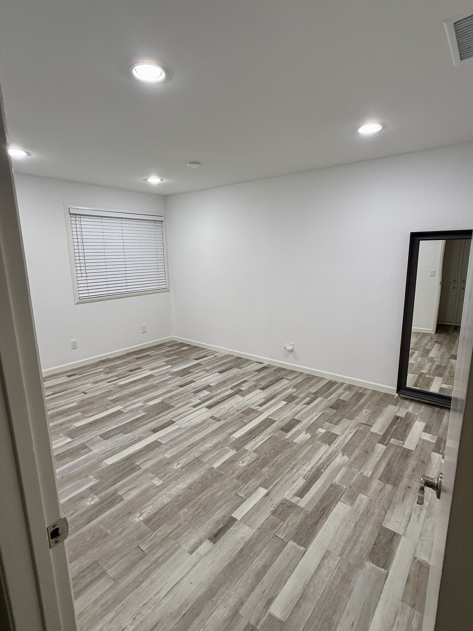 Upstairs Guest Room 2 - 1658 Cromwell Pl