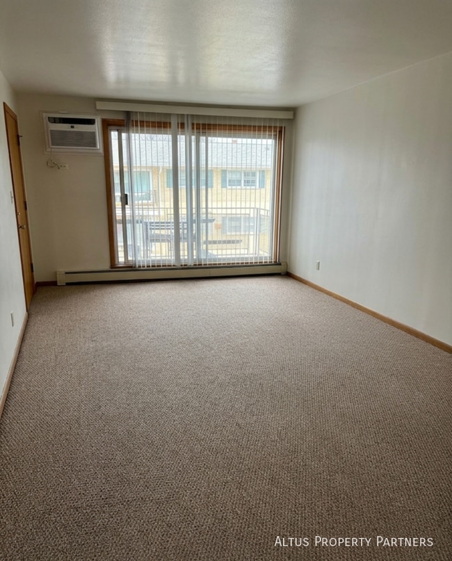 Building Photo - 17385 70th Ave