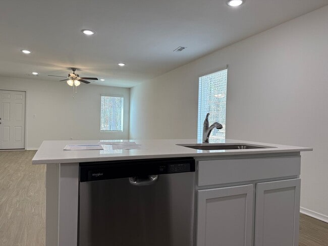 Building Photo - 245 Bighorn Trl