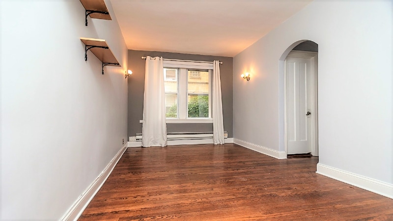 Building Photo - 840 W Ainslie St