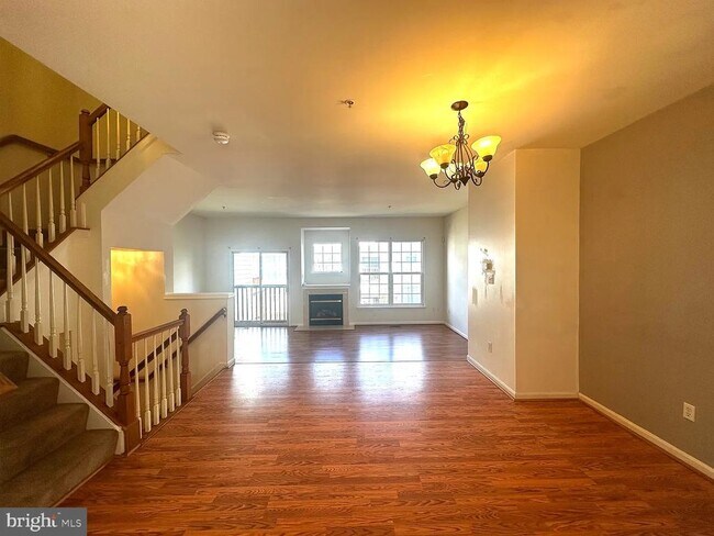 Building Photo - 12921 Woodcutter Cir