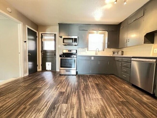 Building Photo - 10263 Casa View Dr