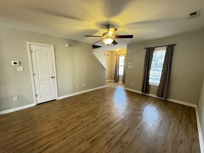 Building Photo - 147 Glen Cannon Drive