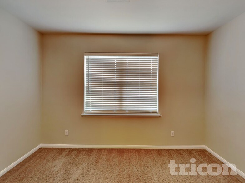 Building Photo - 14205 Open Range Dr