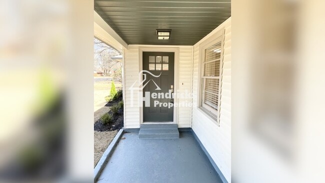 Building Photo - 1500 Ivy Rd