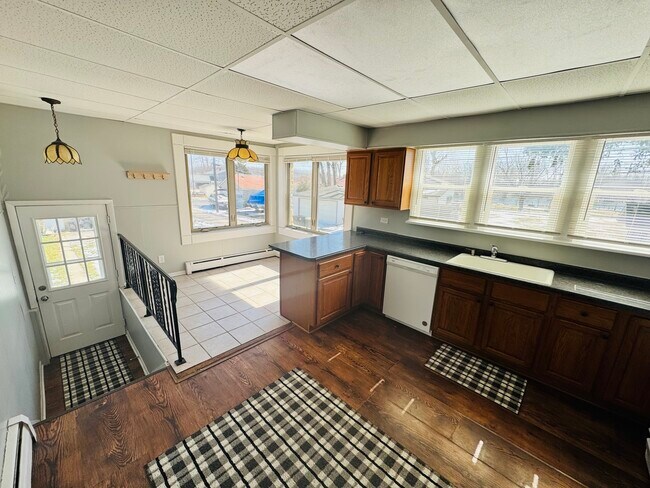 Building Photo - 42129 N 2nd Ave