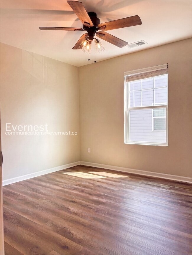 Building Photo - 1326 Bryson Ln