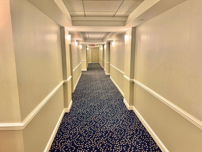 Building Photo - Penn Ave Prominent Neoclassical 1 Bed Condo, w/Balcony, Pool, Gym. - Furnished Option, Parking Op...
