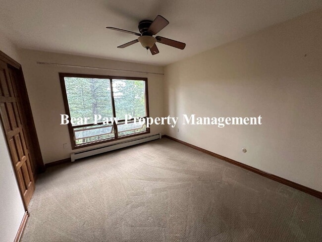 Building Photo - Lovely Home in Soda Creek!!