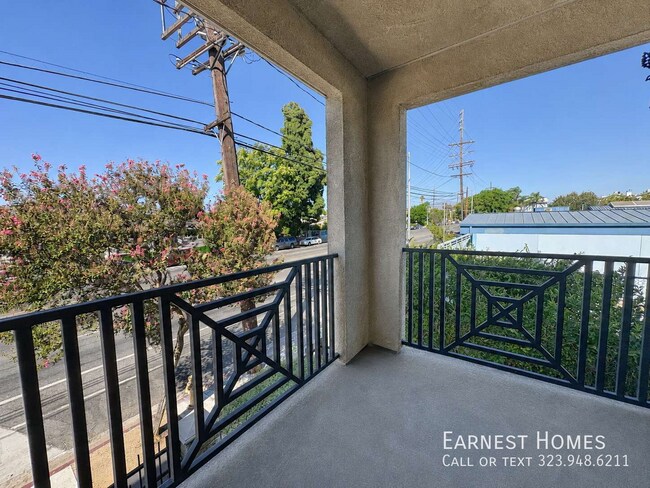 Building Photo - 14834 Nordhoff St