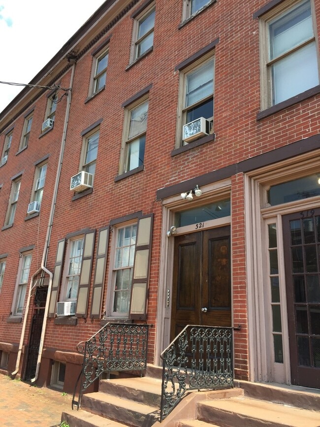 Building Photo - 319 Market St